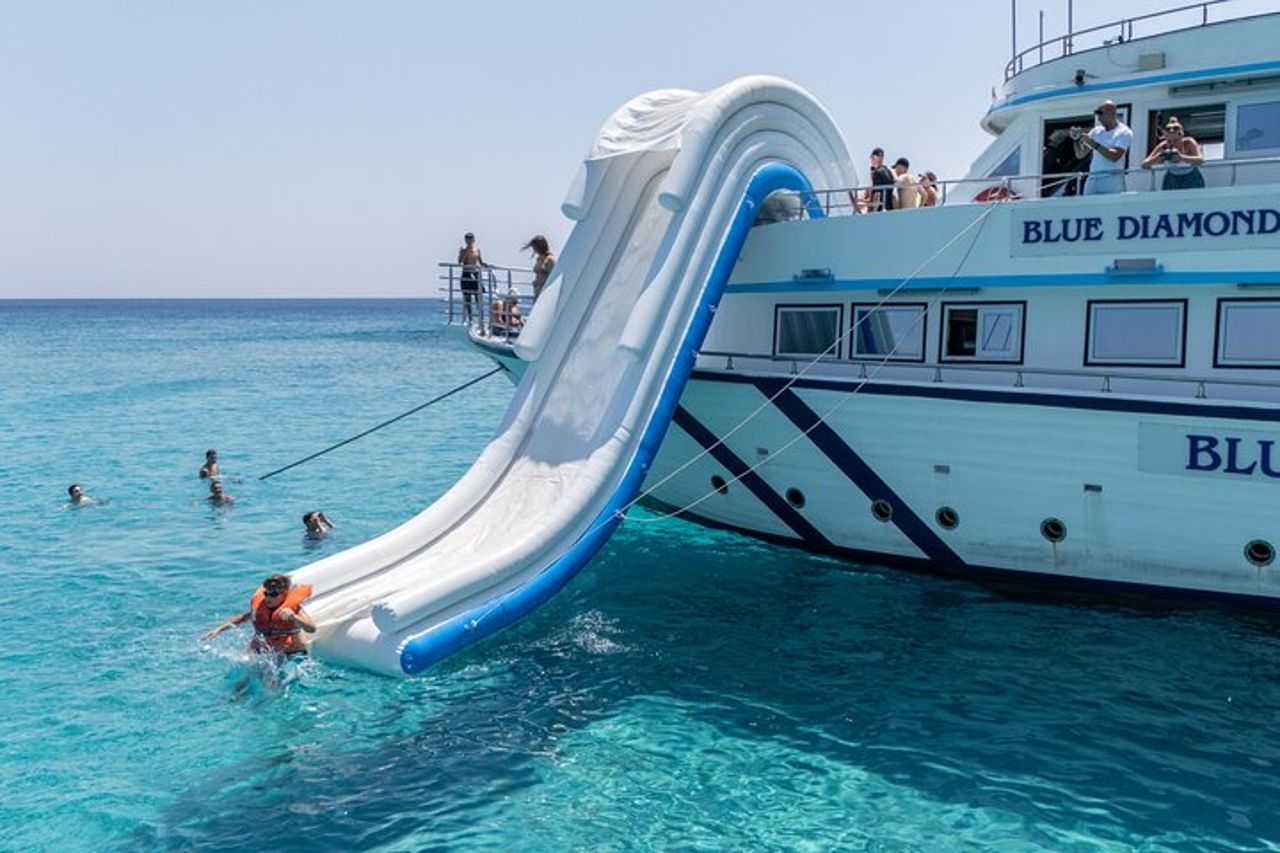 Escursione Blue Lagoon con scivolo gigante con partenza dal porto di Latchi — 3