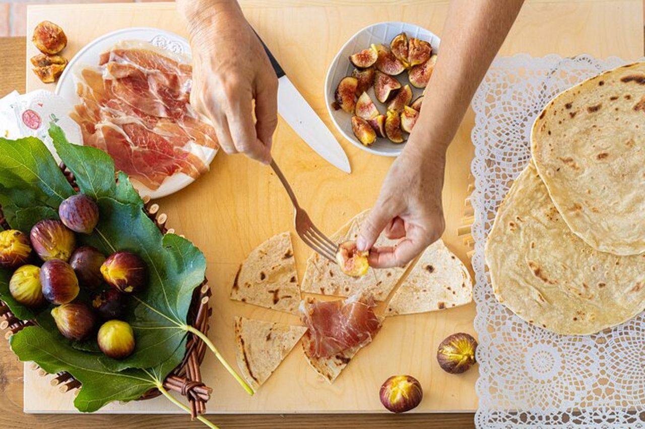 Corso di cucina sarda con ricette di pesce a Golfo Aranci — 3