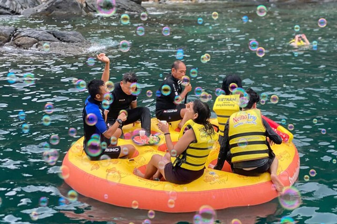 Tour delle isole di Nha Trang con snorkeling e festa galleggiante — 8