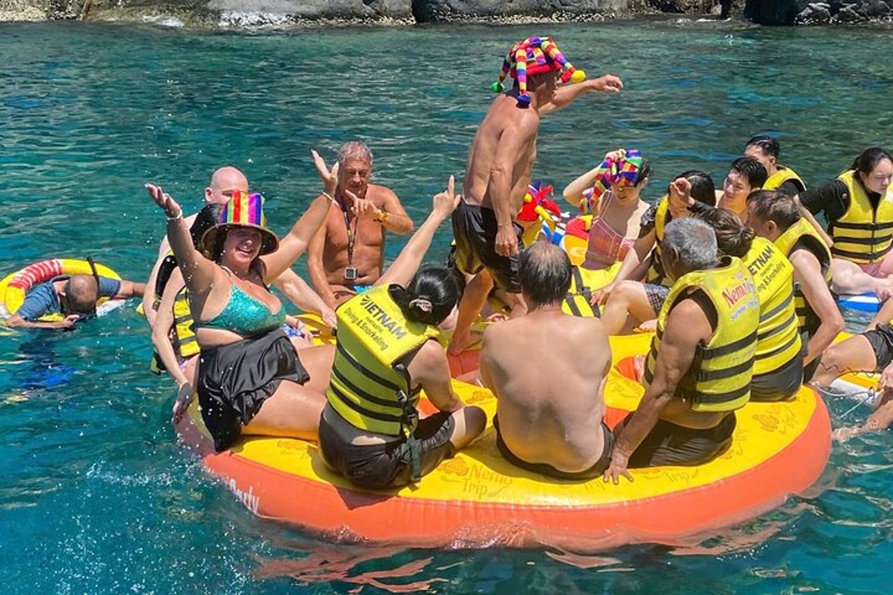 Tour delle isole di Nha Trang con snorkeling e festa galleggiante — 9