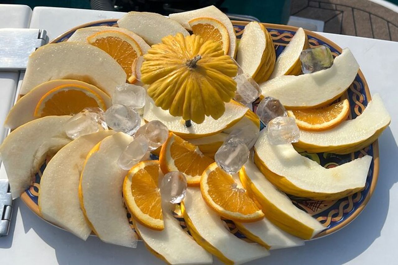 Escursione in barca a Cefalù e snorkeling 3 ore frutta e bevande — 4
