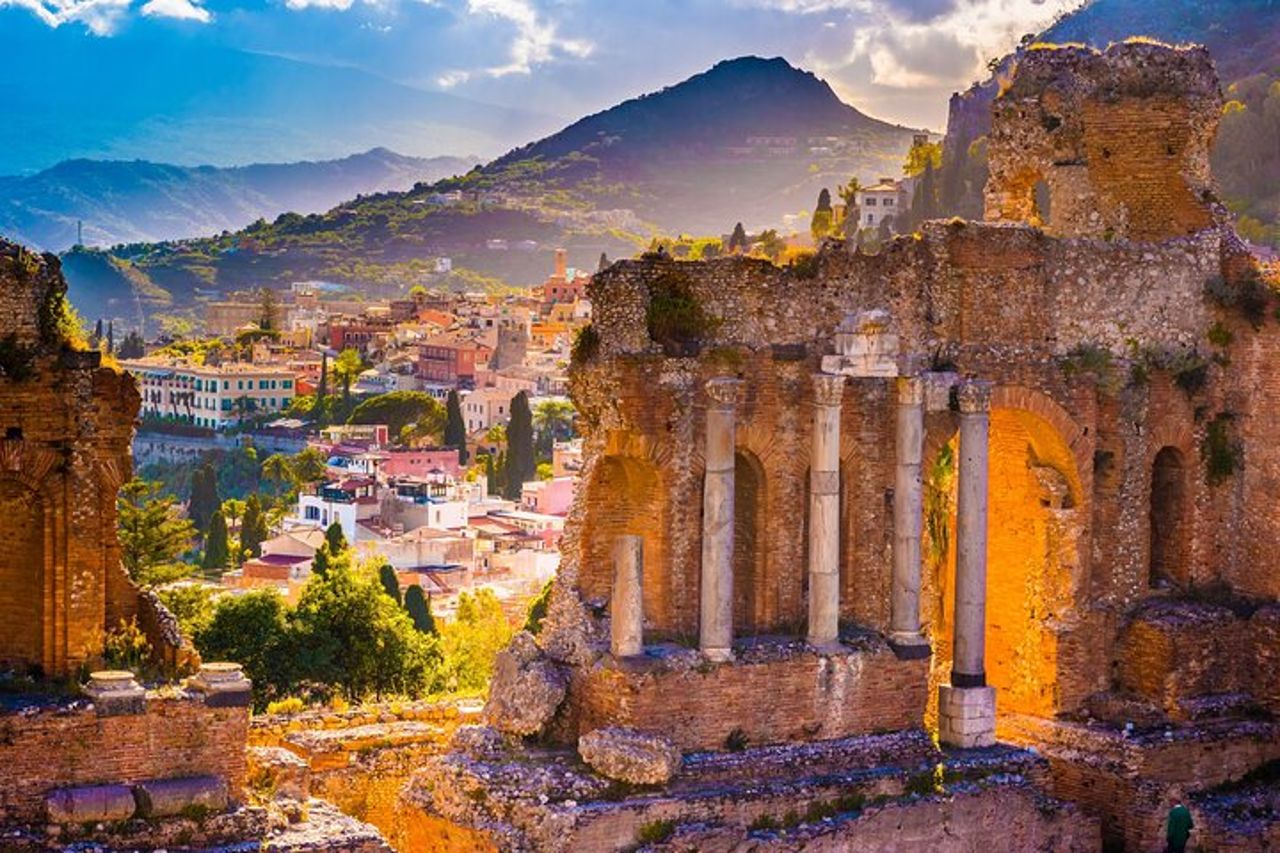 Tour di Taormina e Castelmola con partenza dal porto di Messina