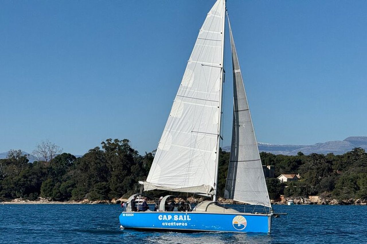 Antibes: scopri l'arte della vela in una crociera panoramica — 8