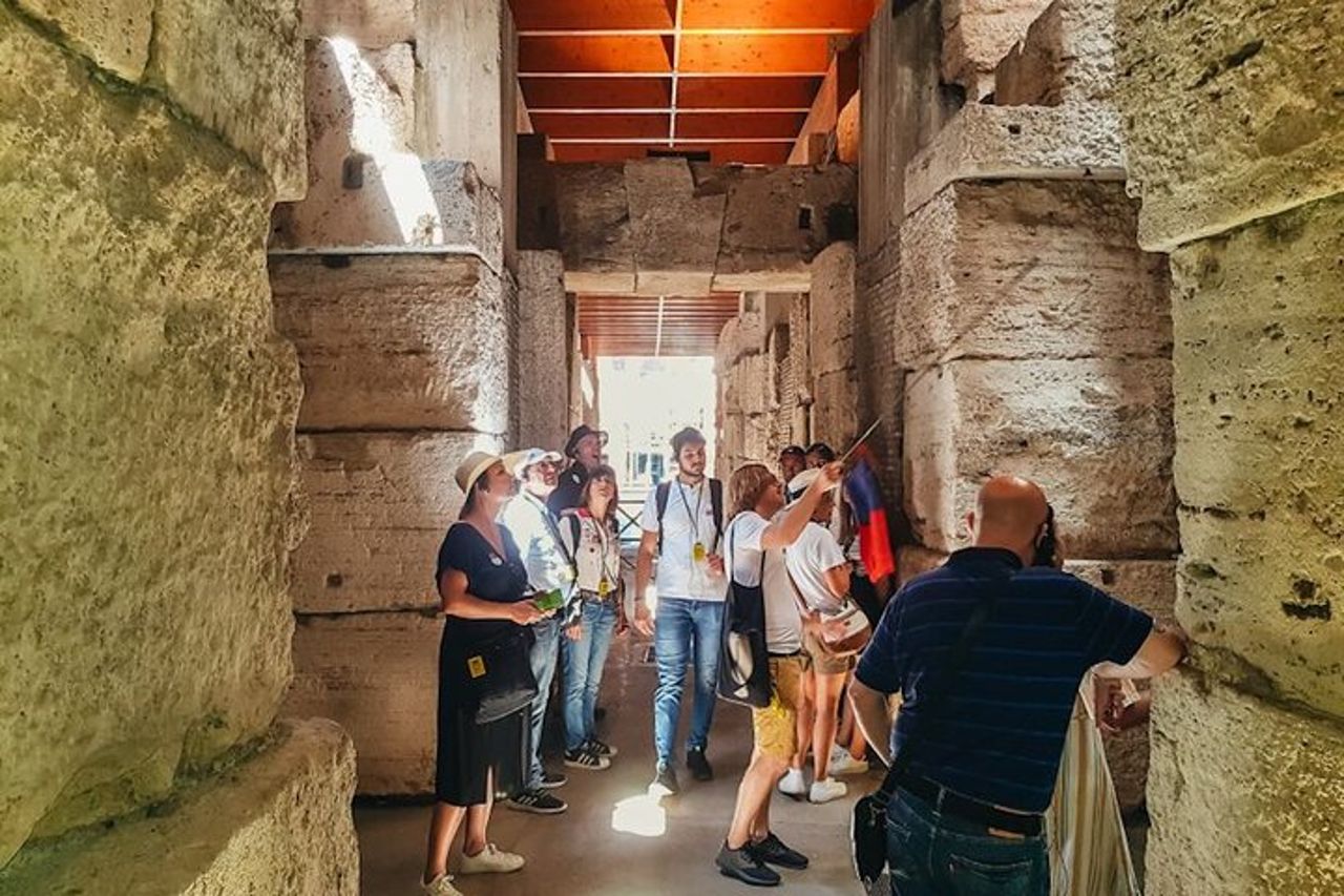Tour VIP sotterraneo del Colosseo con accesso completo all'antica Roma — 9