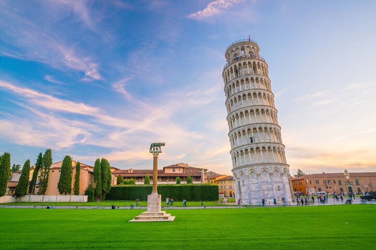 Da Firenze: Tour privato di mezza giornata a Pisa con autista — 2