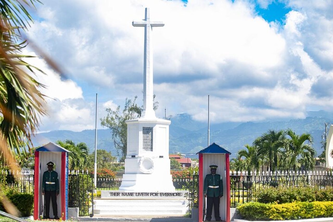 Bob Marley Museum e tour panoramico di Kingston da Ocho Rios — 6