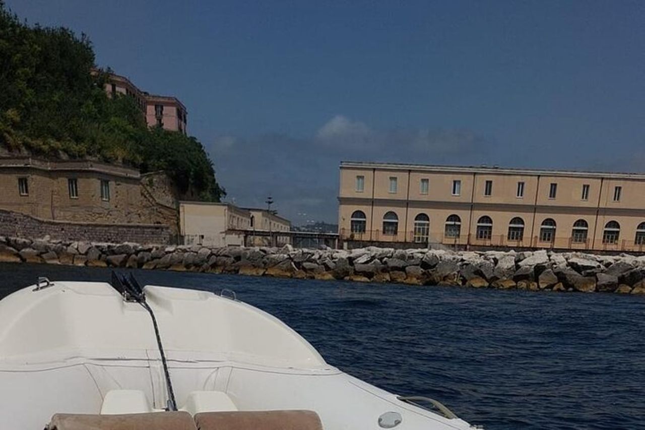 Ischia e Procida Escursione in Gommone con Nuotate e Sosta Pranzo — 5