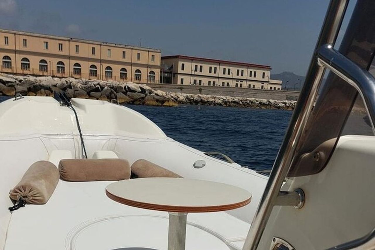 Ischia e Procida Escursione in Gommone con Nuotate e Sosta Pranzo — 6