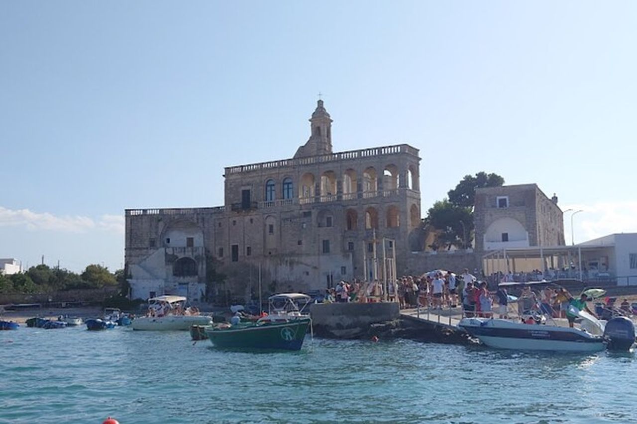 Tour in Barca a Polignano a Mare e Grotte Marine — 4