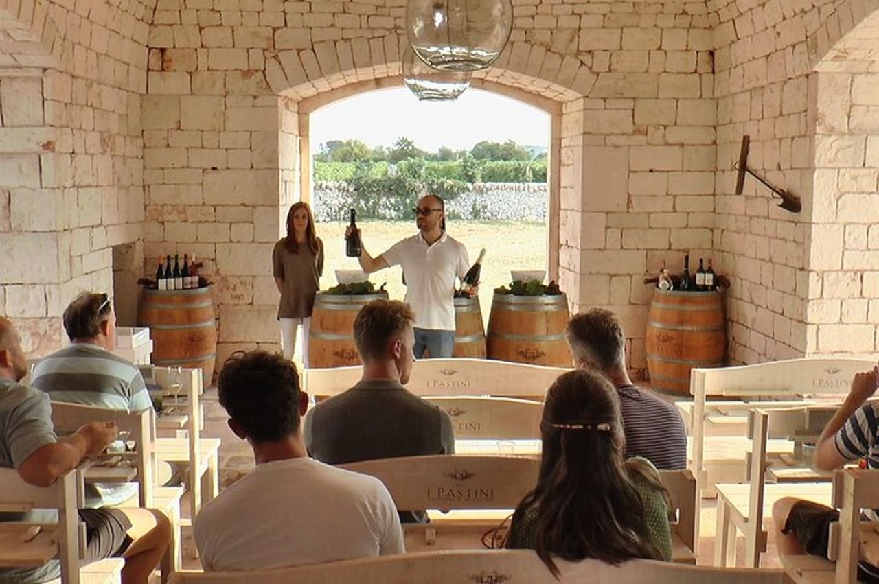 Trulli e Vino : Alberobello e Locorotondo Tour per Piccoli Gruppi — 4