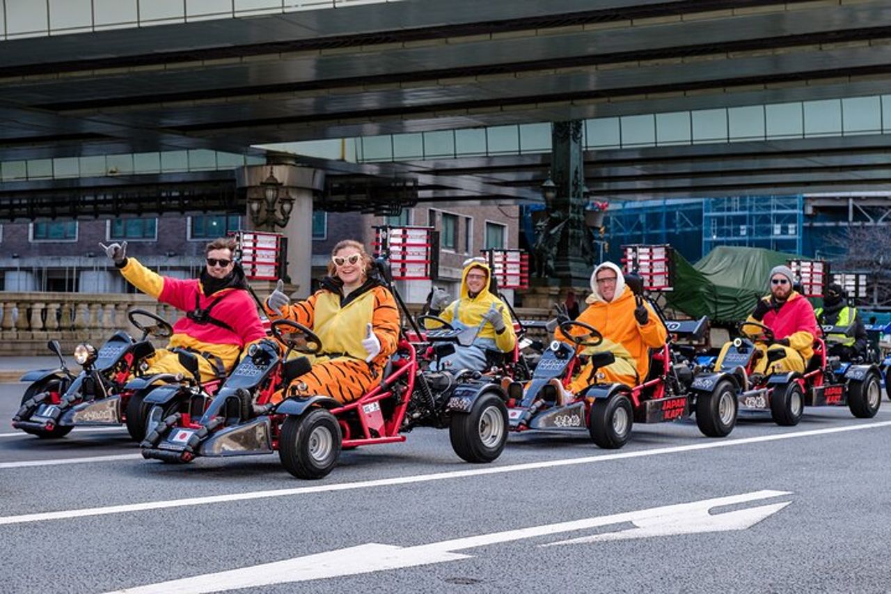 Esperienza in go-kart a Tokyo attraverso Ginza e la baia di Tokyo (IDP richiesto)