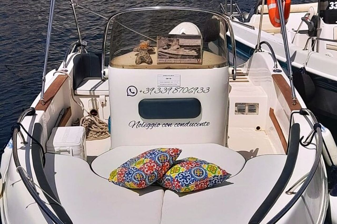 Tour Barca da Lipari tra Vulcani e Paesaggi Incontaminati 4/6 pax — 3
