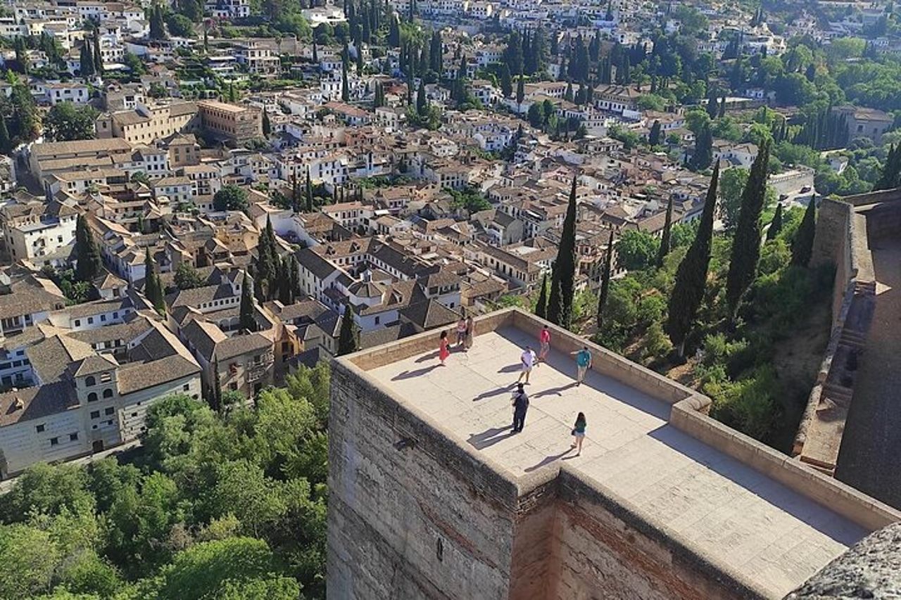 Escursione privata di un giorno all'Alhambra e Granada da Nerja — 2