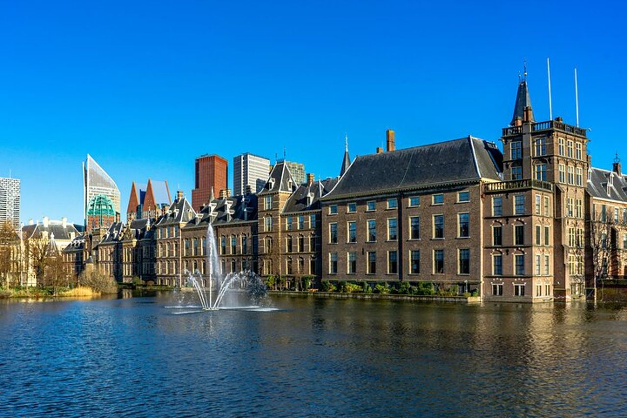 Tour guidato privato della città dell'Aia e ingresso al museo Mauritshuis — 9