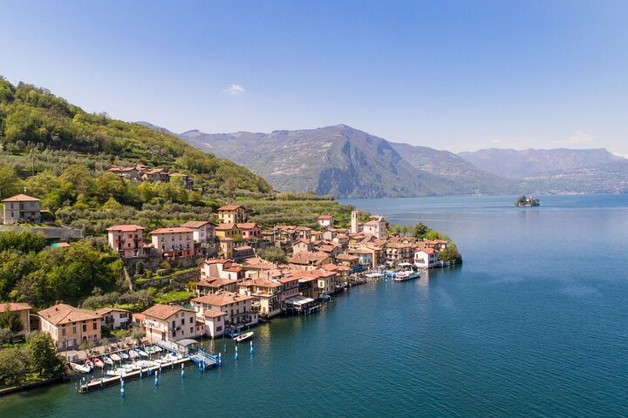 Tour di degustazione di vini Franciacorta da Milano con crociera sul Lago d'Iseo — 4