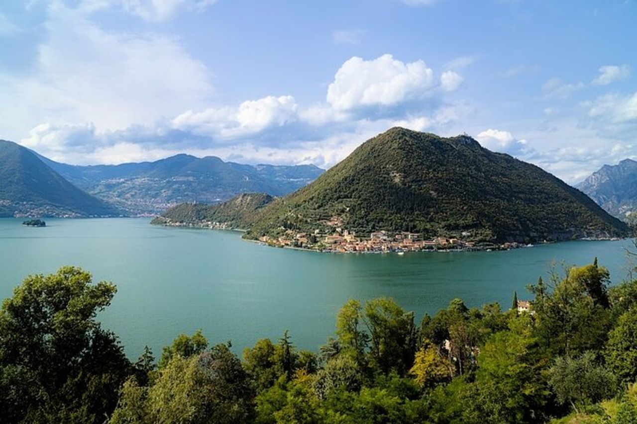 Tour di degustazione di vini Franciacorta da Milano con crociera sul Lago d'Iseo — 6