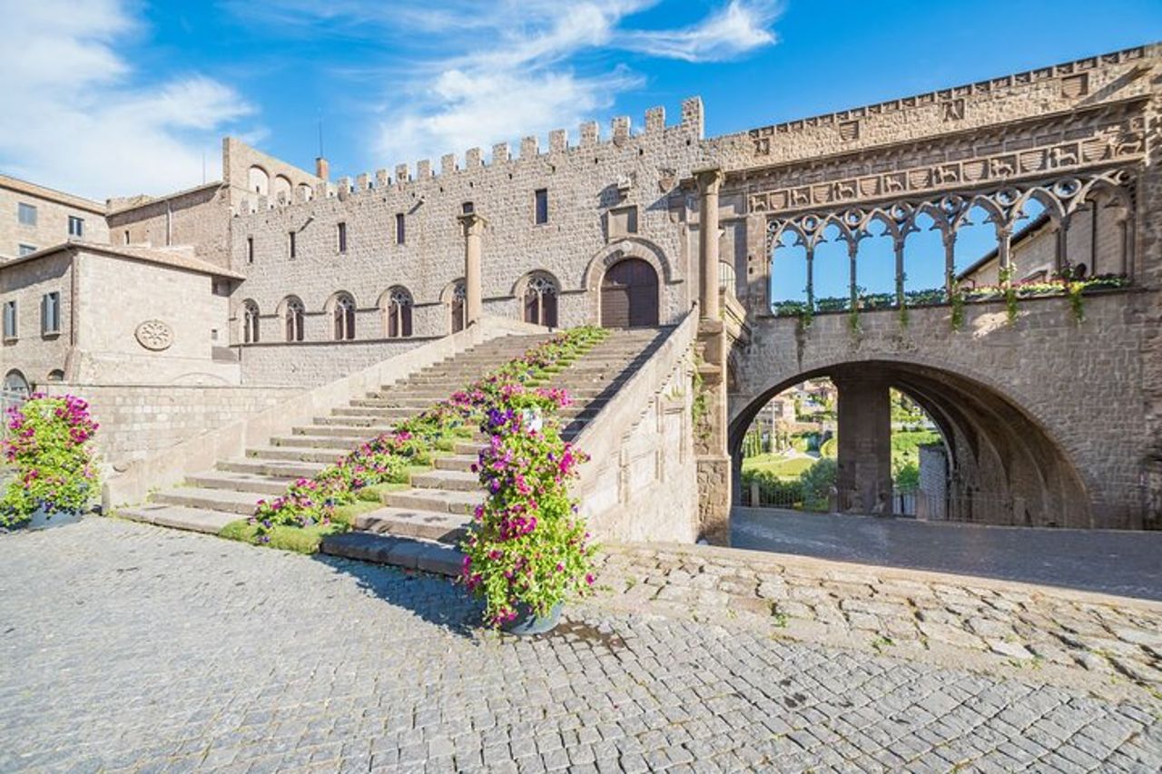 Tour privato del vino della città di Viterbo e dell'agriturismo da Civitavecchia — 3