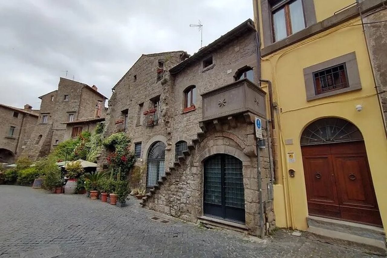 Tour privato del vino della città di Viterbo e dell'agriturismo da Civitavecchia — 4