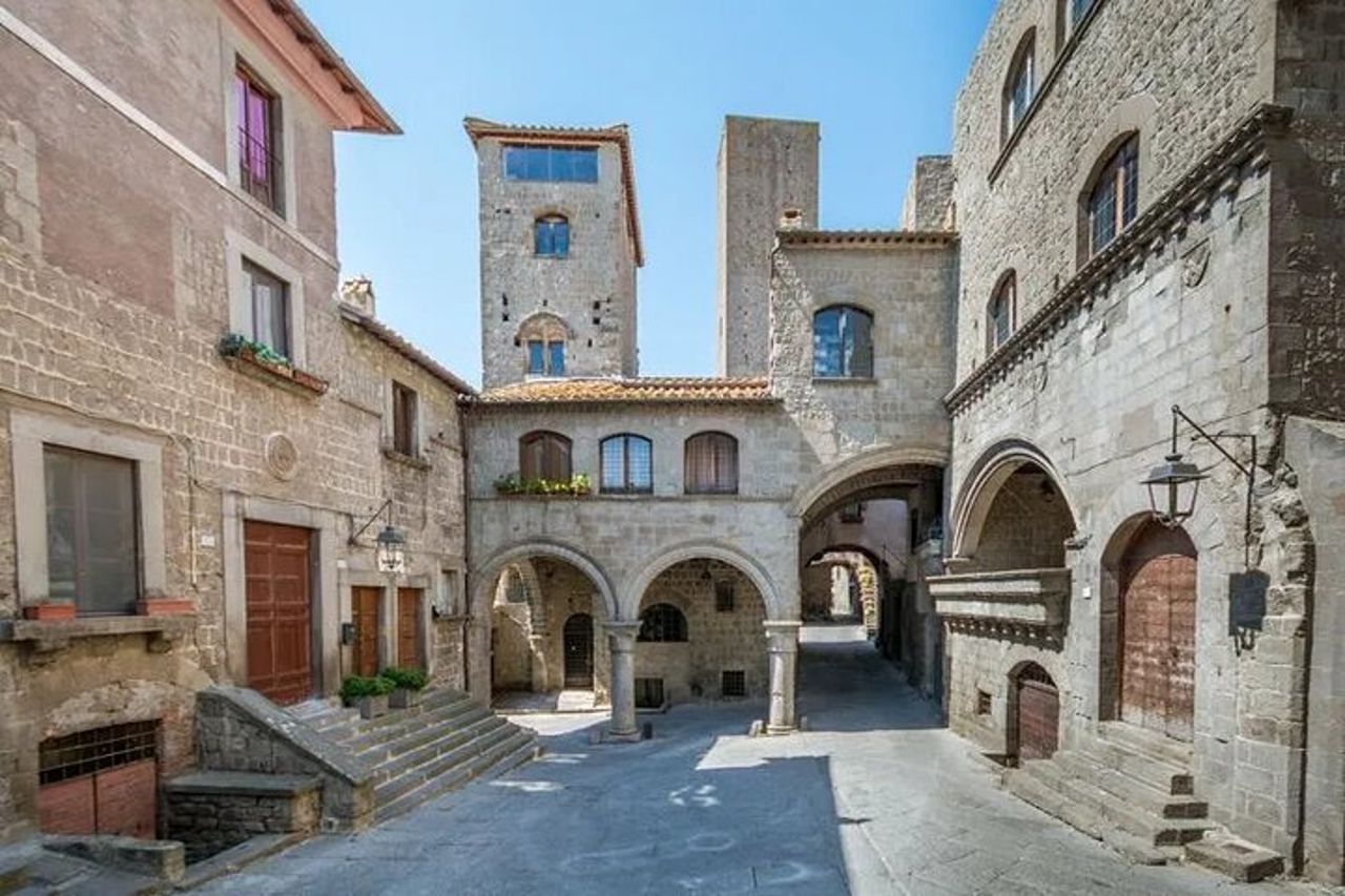 Tour privato del vino della città di Viterbo e dell'agriturismo da Civitavecchia — 5