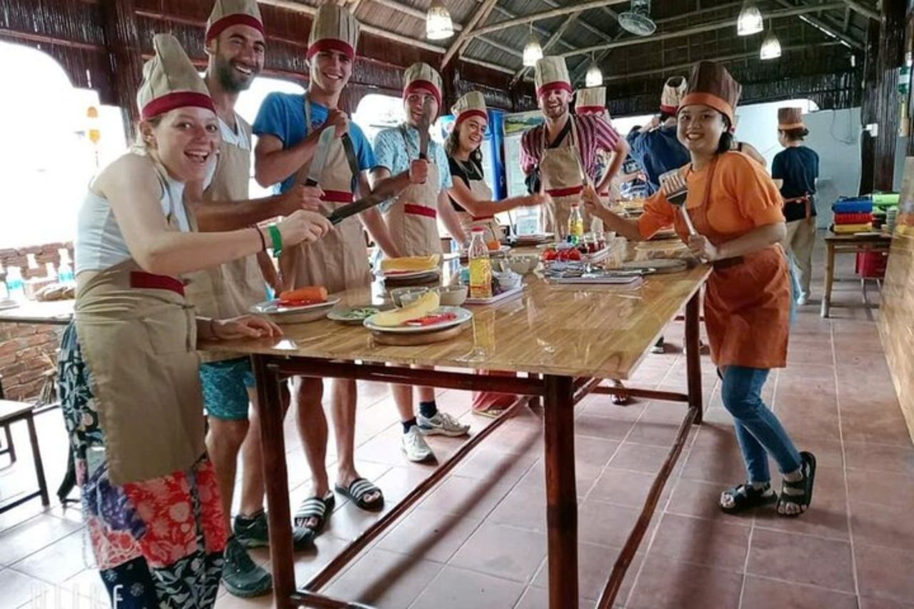 Hoi An Cooking Class con visita al mercato — 8