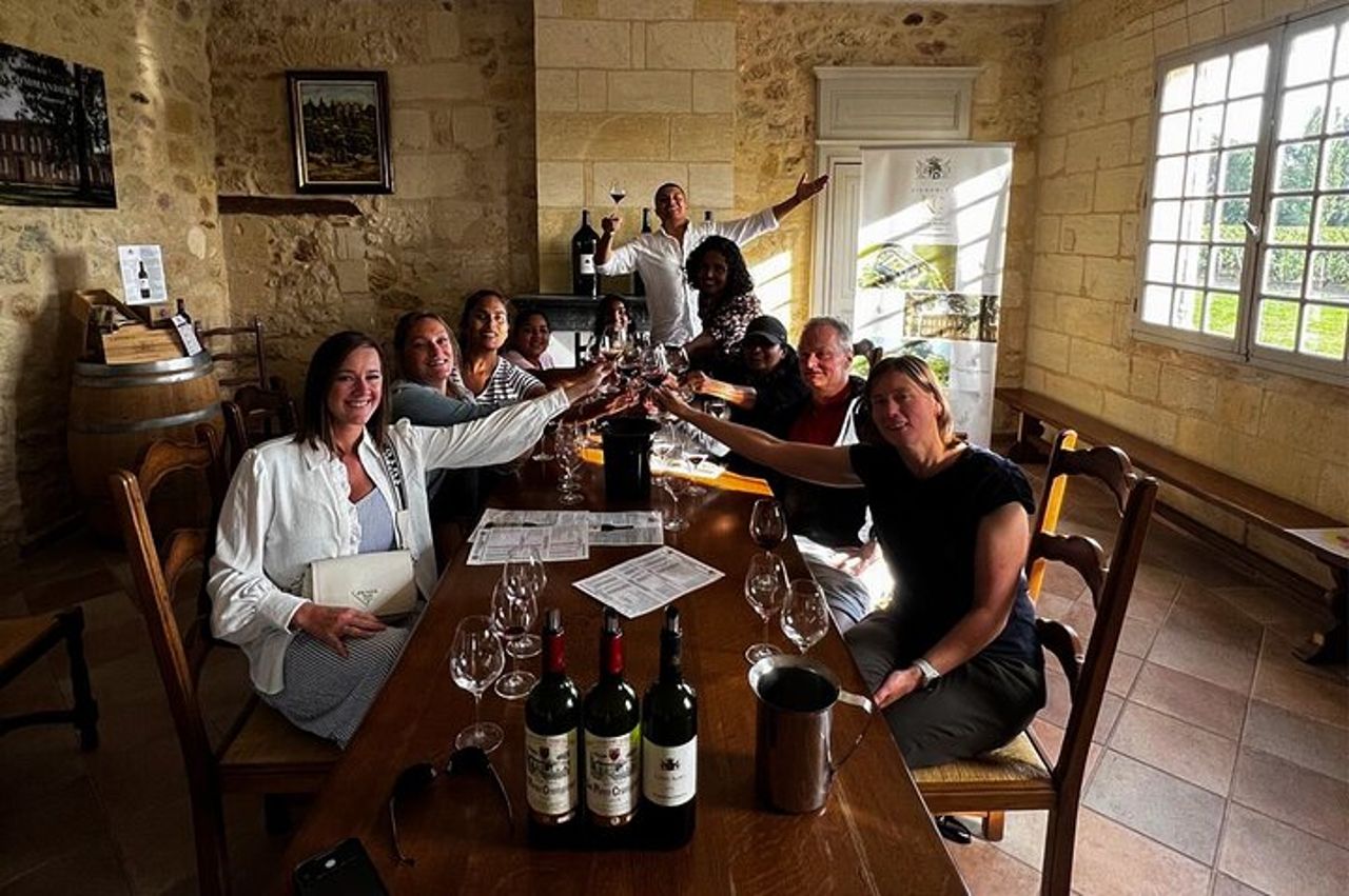 Tour del vino di Pauillac da port du verdon