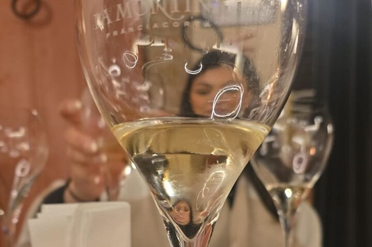 Lago d'Iseo & Cantina Franciacorta. Scenic & Wine Tasting tour — 3