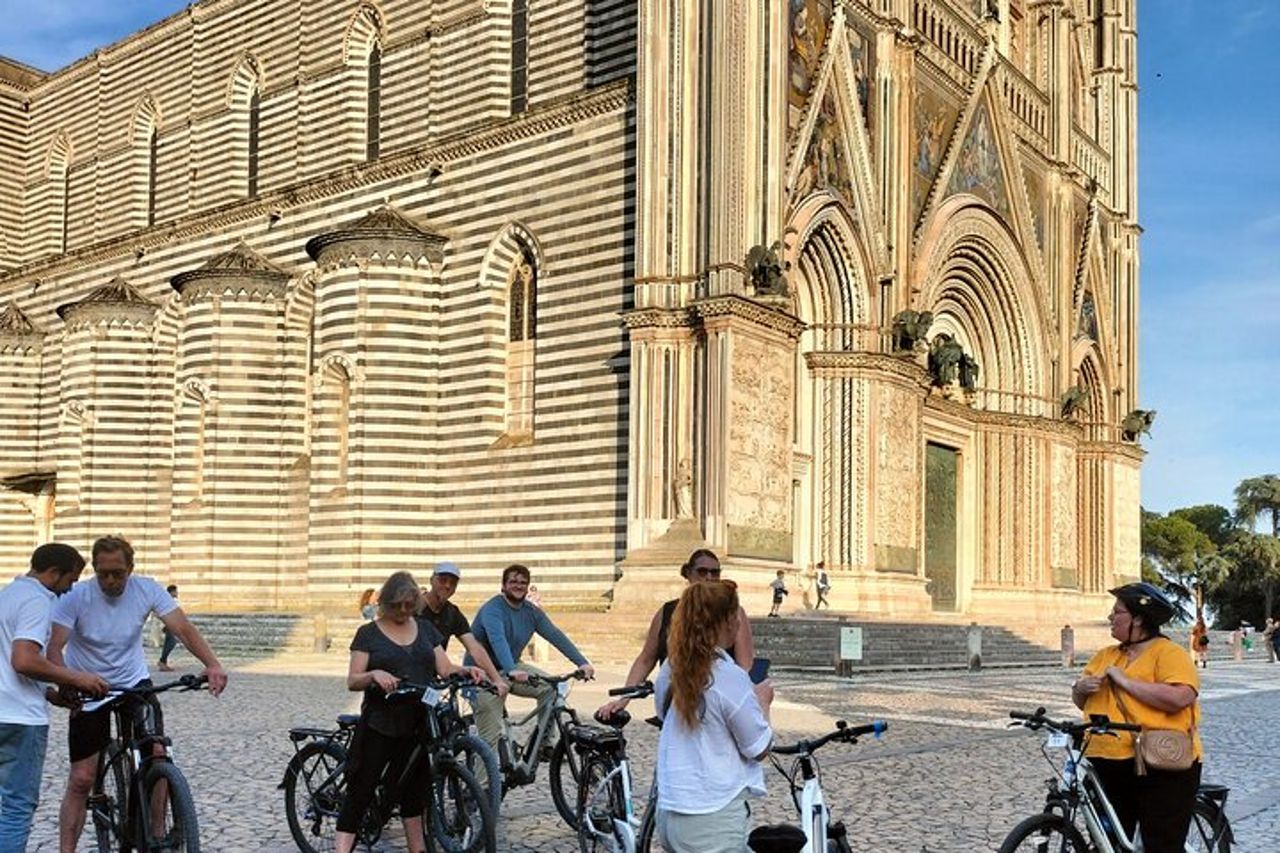 Orvieto & Civita E-Bike Tour con trasferimento privato VIP da Roma — 9