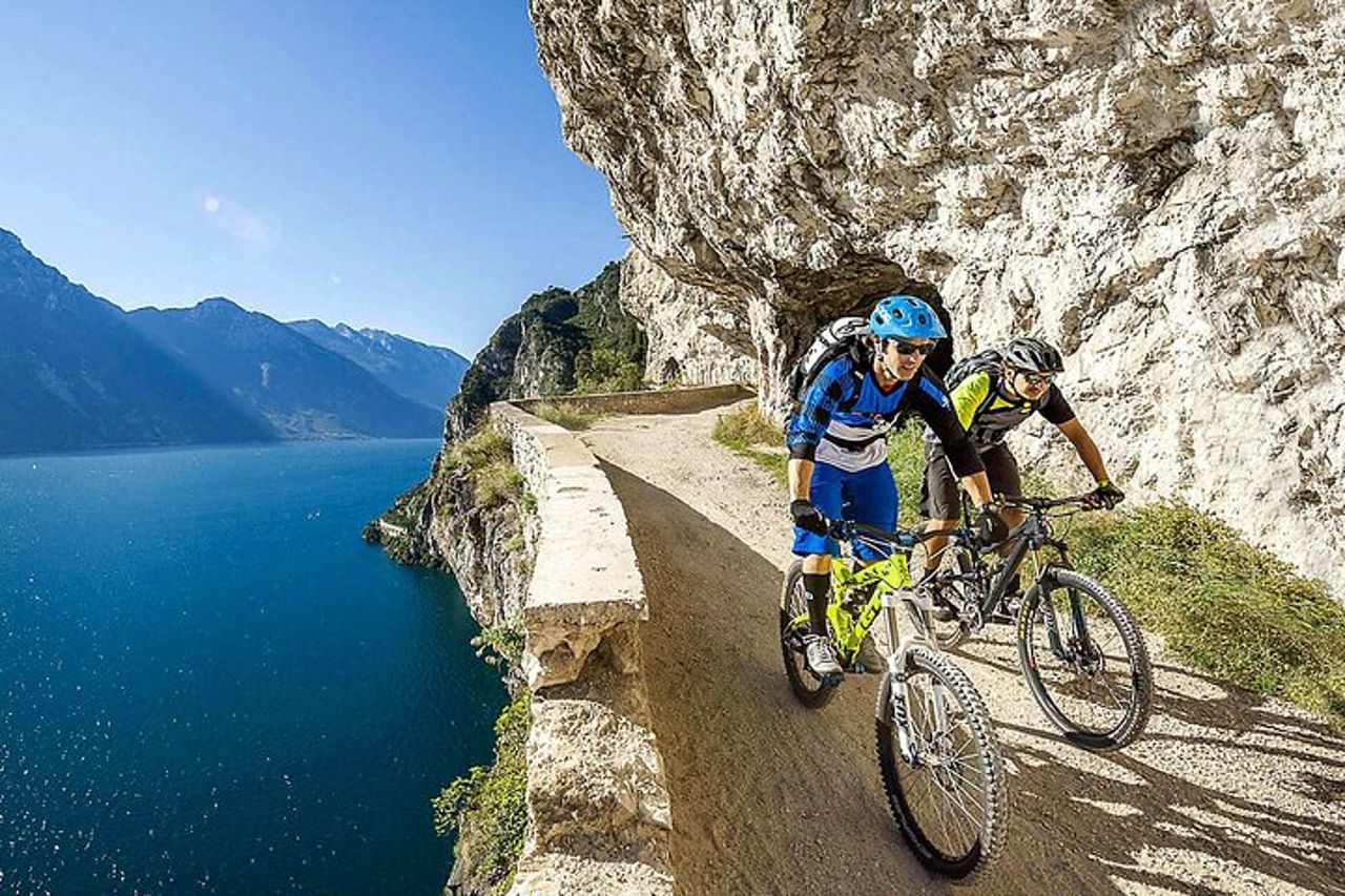 Tour privato in Ebike del Lago di Garda da Riva