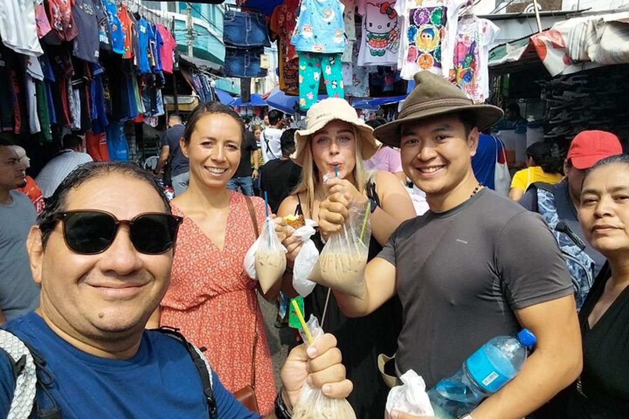 Tour gastronomico e shopping al mercato di San Salvador