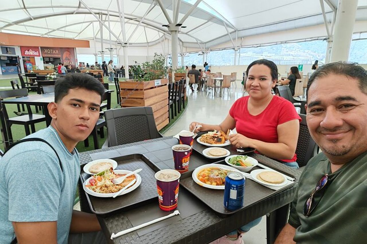 Tour gastronomico e shopping al mercato di San Salvador — 4
