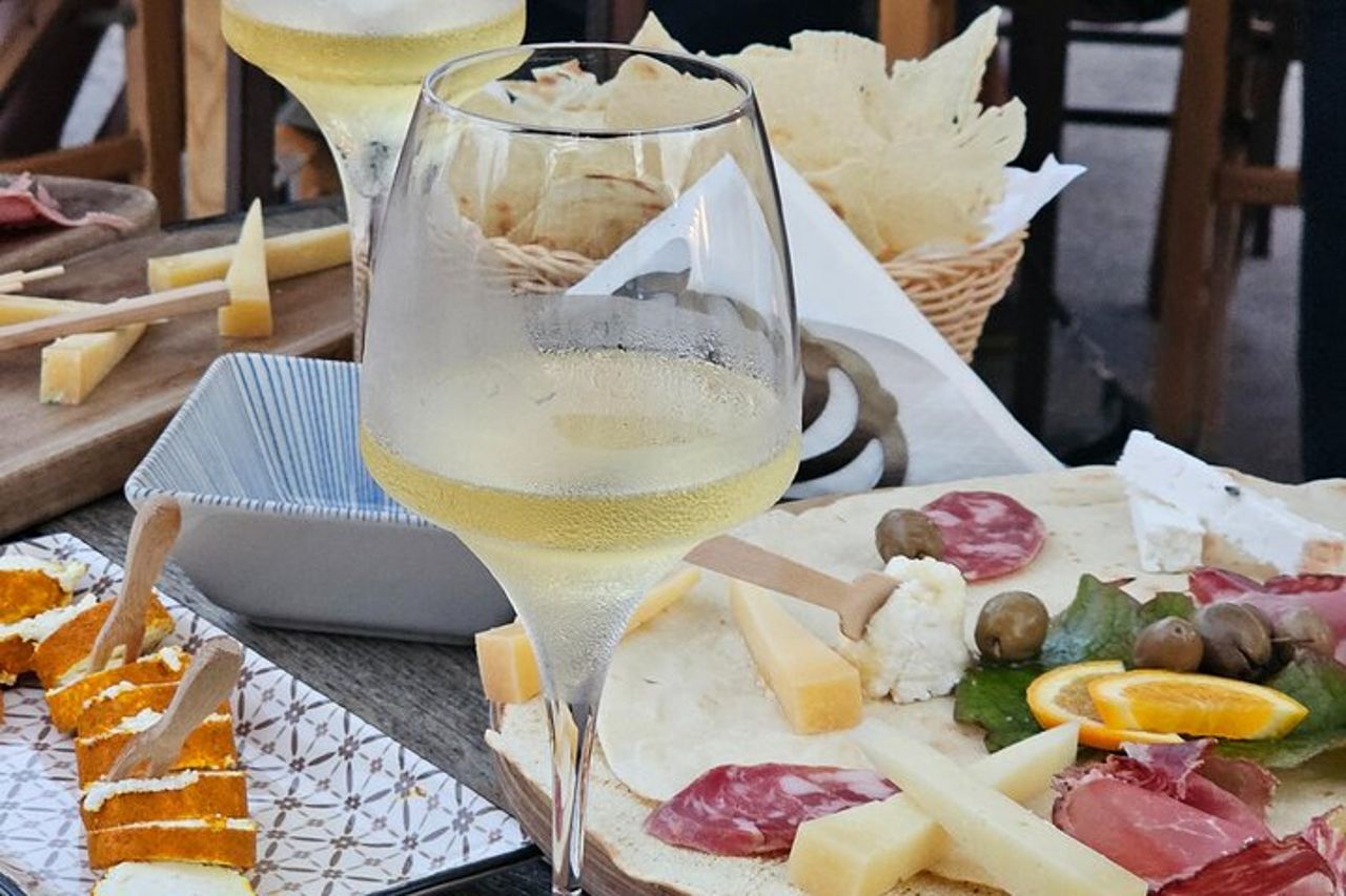 Tour a piedi di San Pantaleo con aperitivo — 5