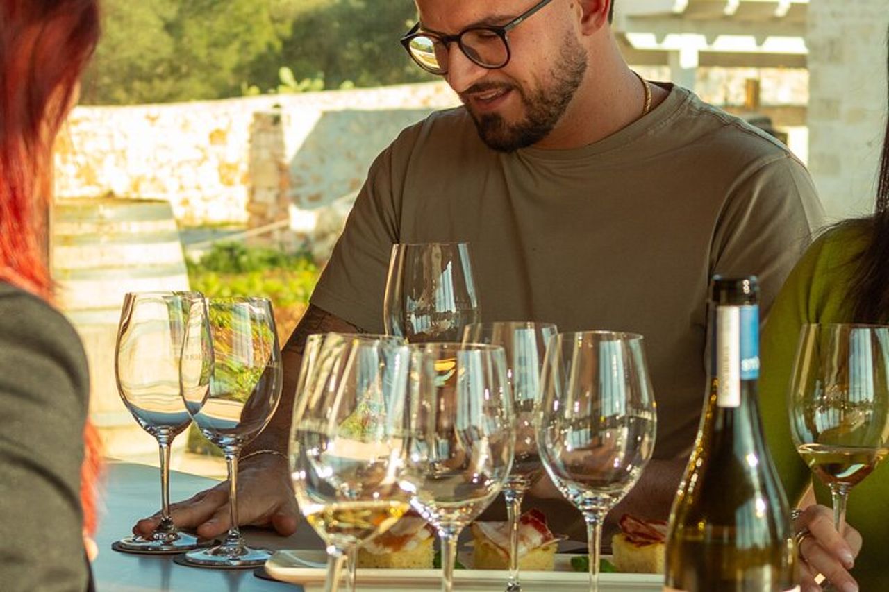 Tour e Degustazione in Cantina, Scopri i Vini Biologici di Ostuni — 6