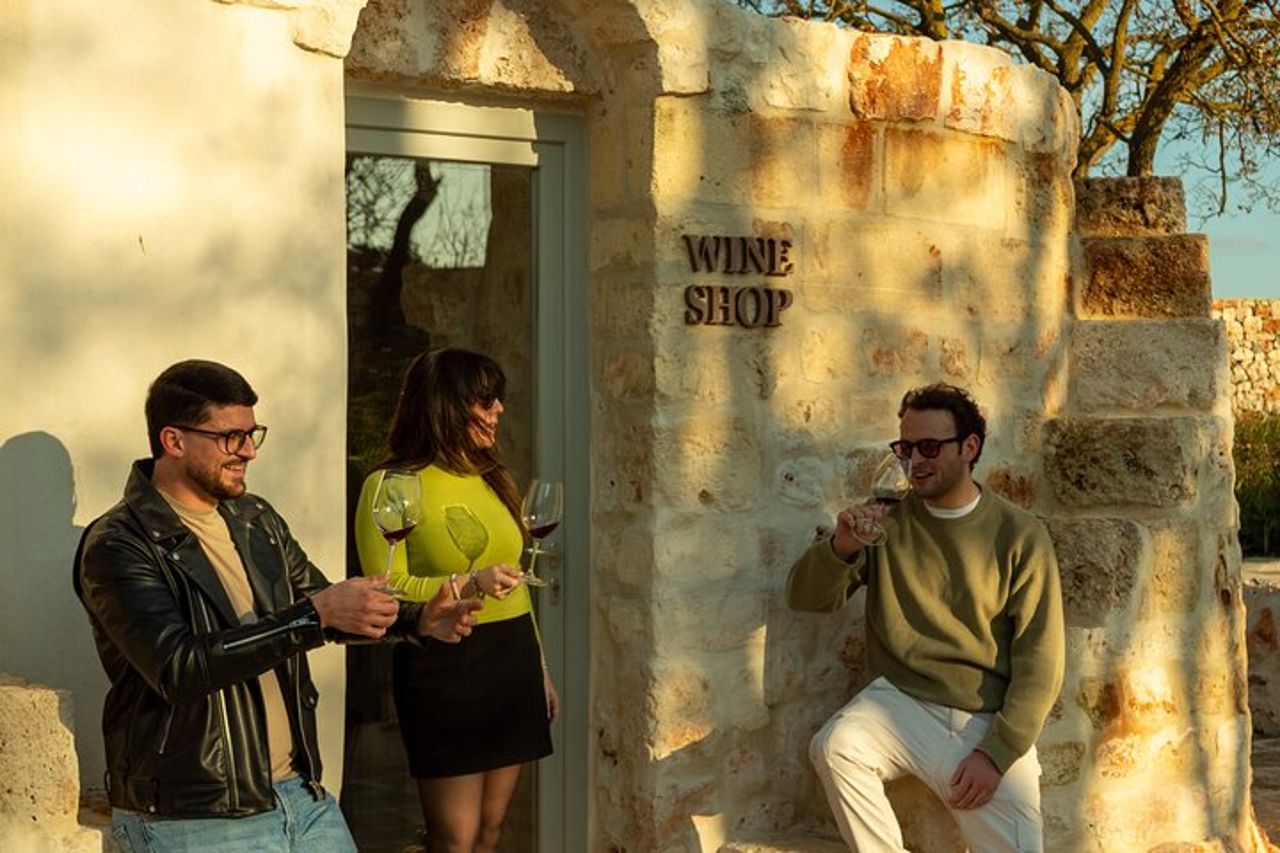 Tour e Degustazione in Cantina, Scopri i Vini Biologici di Ostuni — 5