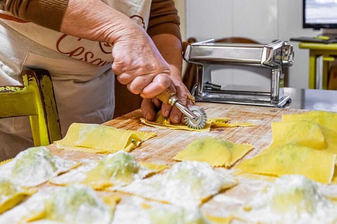 Autentico Tortelli Maremmani Class in una casa locale a Orbetello — 2