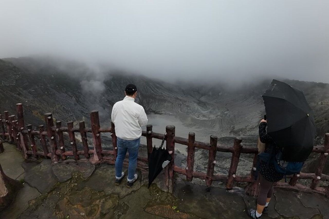 Tour privato del vulcano Bandung e delle sorgenti termali — 2