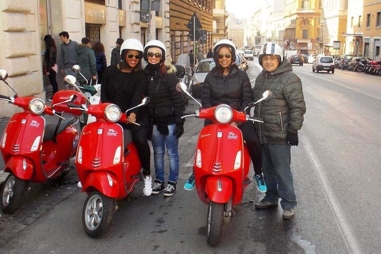 Noleggio Vespa Primavera: Zip Through Rome in Style! — 4
