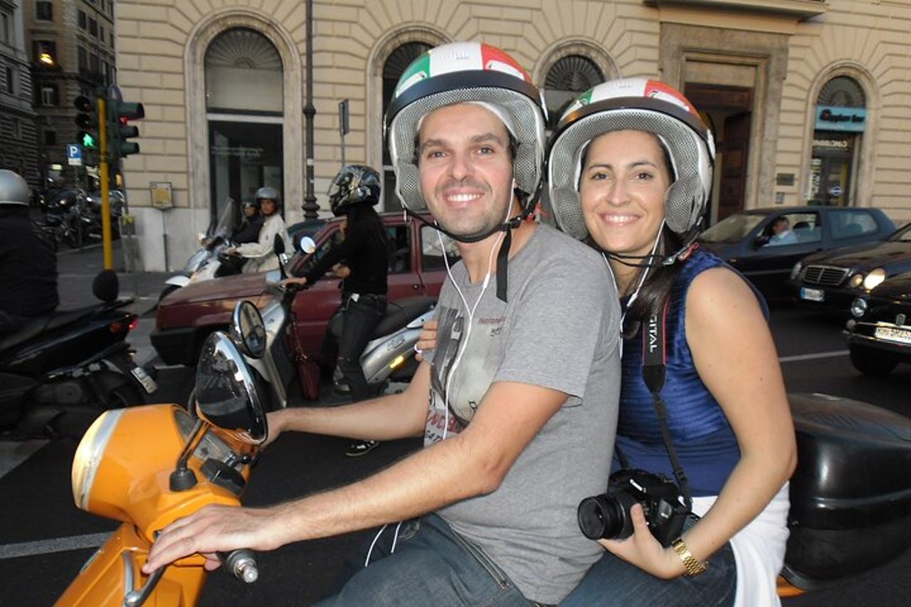 Noleggio Vespa Primavera: Zip Through Rome in Style! — 5