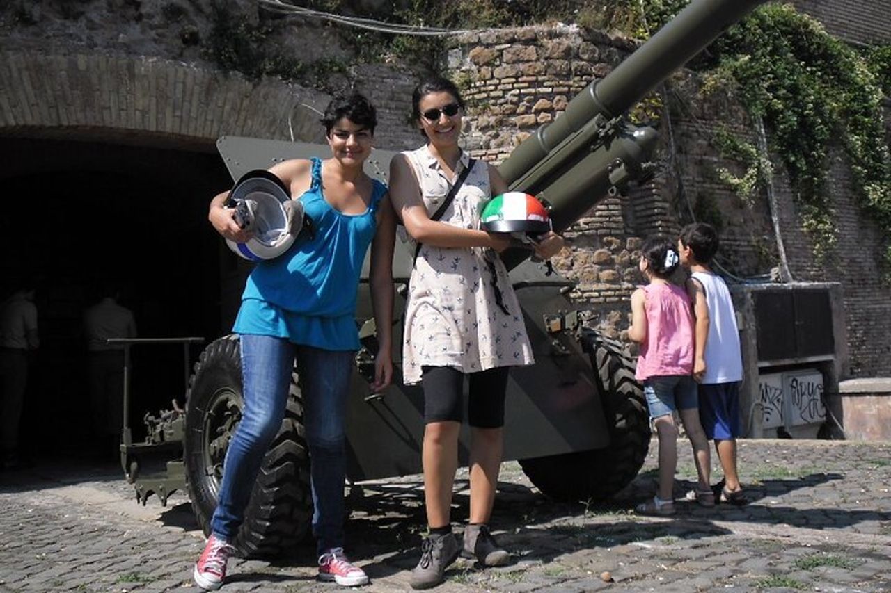 Noleggio Vespa Primavera: Zip Through Rome in Style! — 7