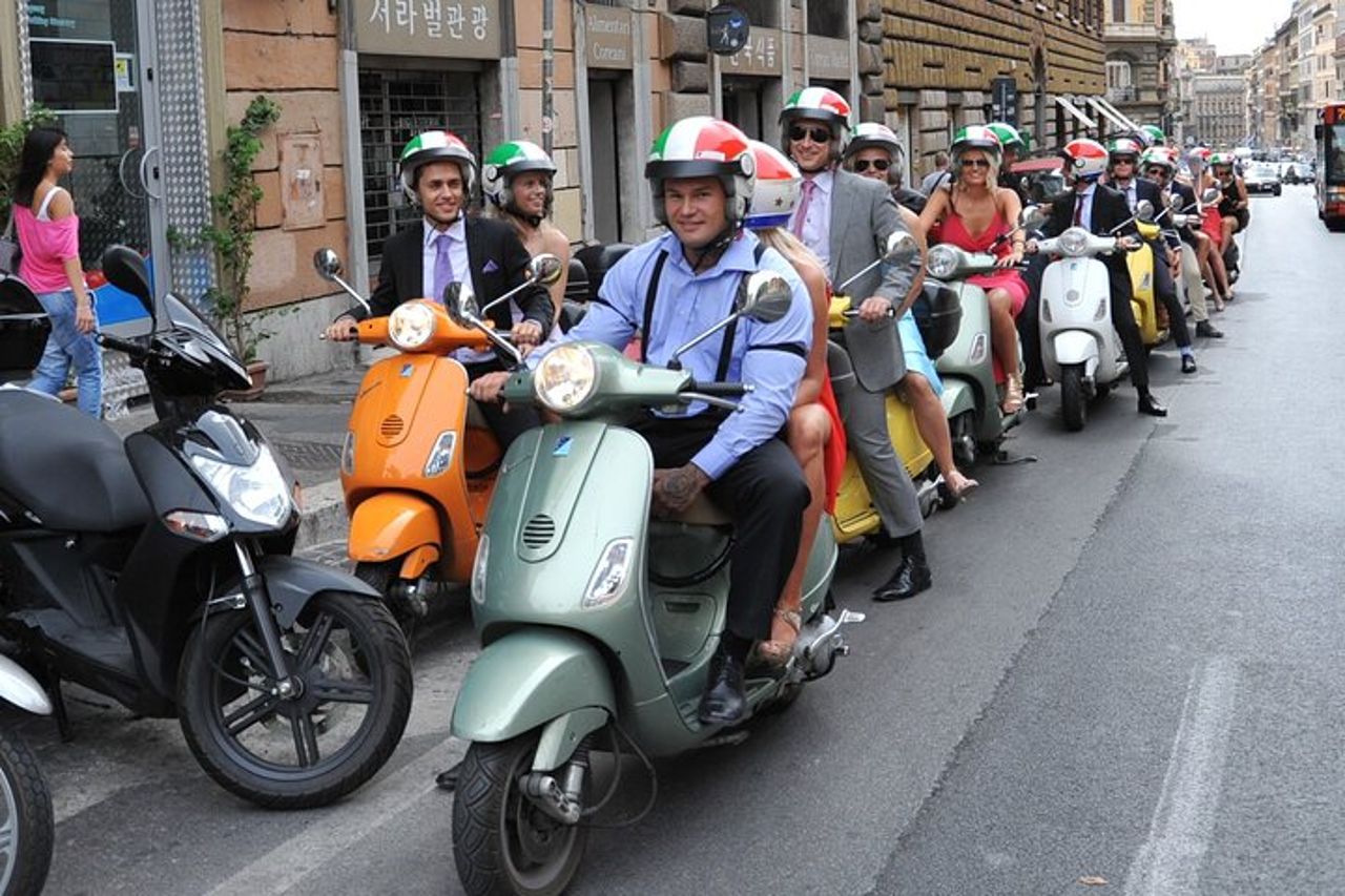 Noleggio Vespa Primavera: Zip Through Rome in Style! — 9