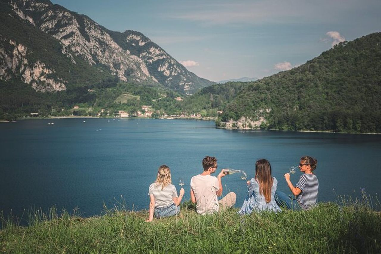 Vino Pic Nic con splendida vista lago a Ledro