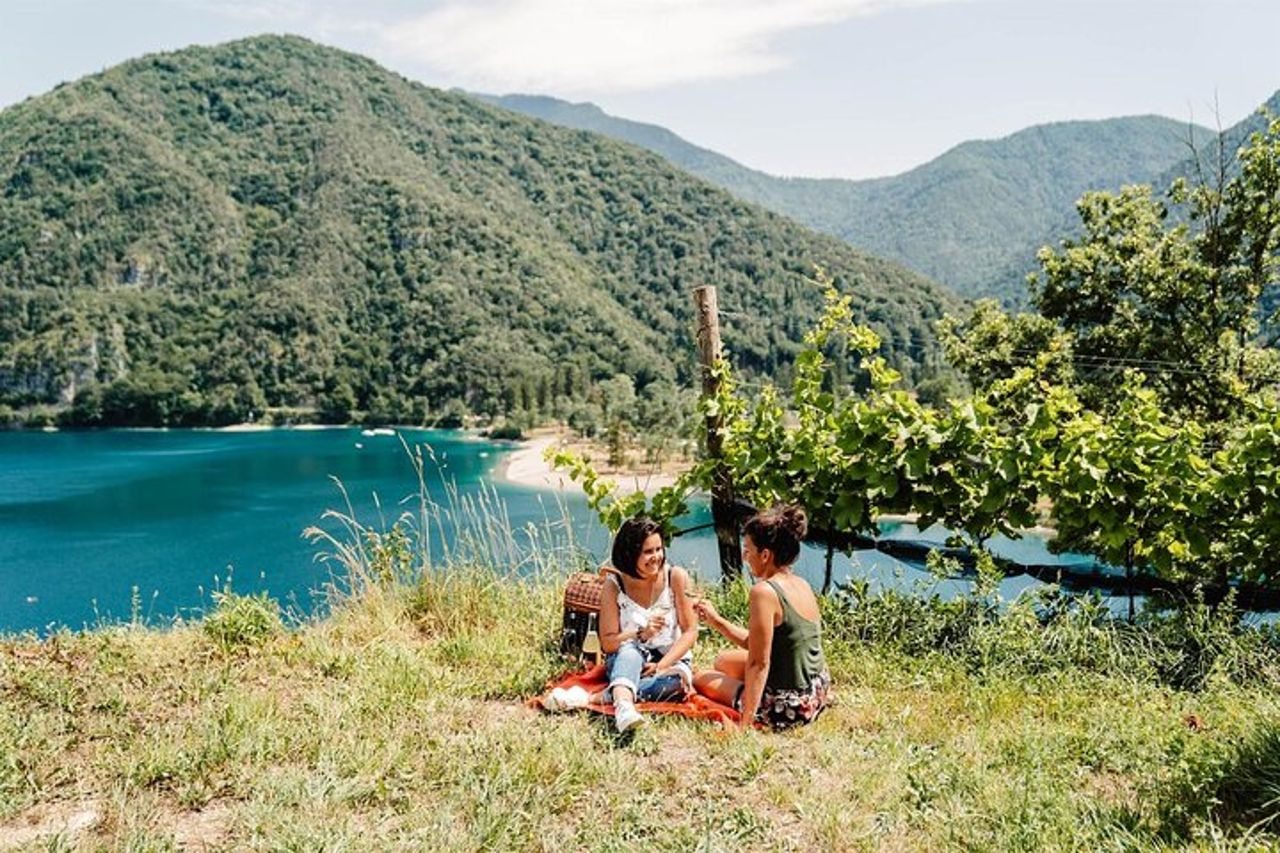 Vino Pic Nic con splendida vista lago a Ledro — 7