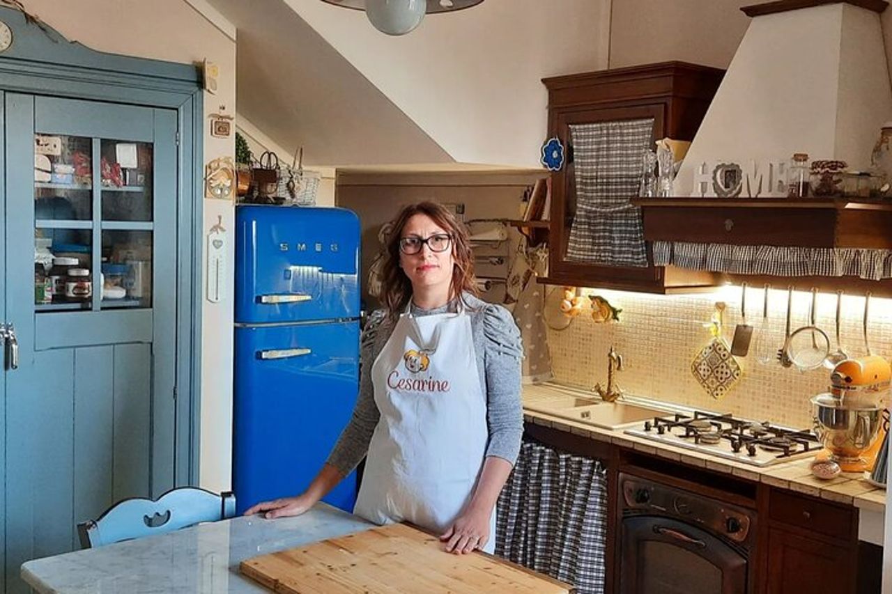 Corso di cucina tradizionale con gnocchi in una casa locale a Spoleto — 6