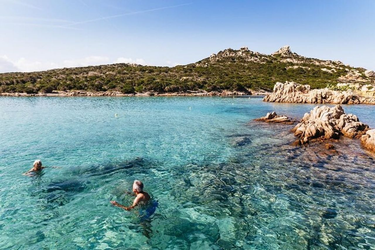 Palau o La Maddalena: Tour in gommone di 4 ore dell'arcipelago — 9
