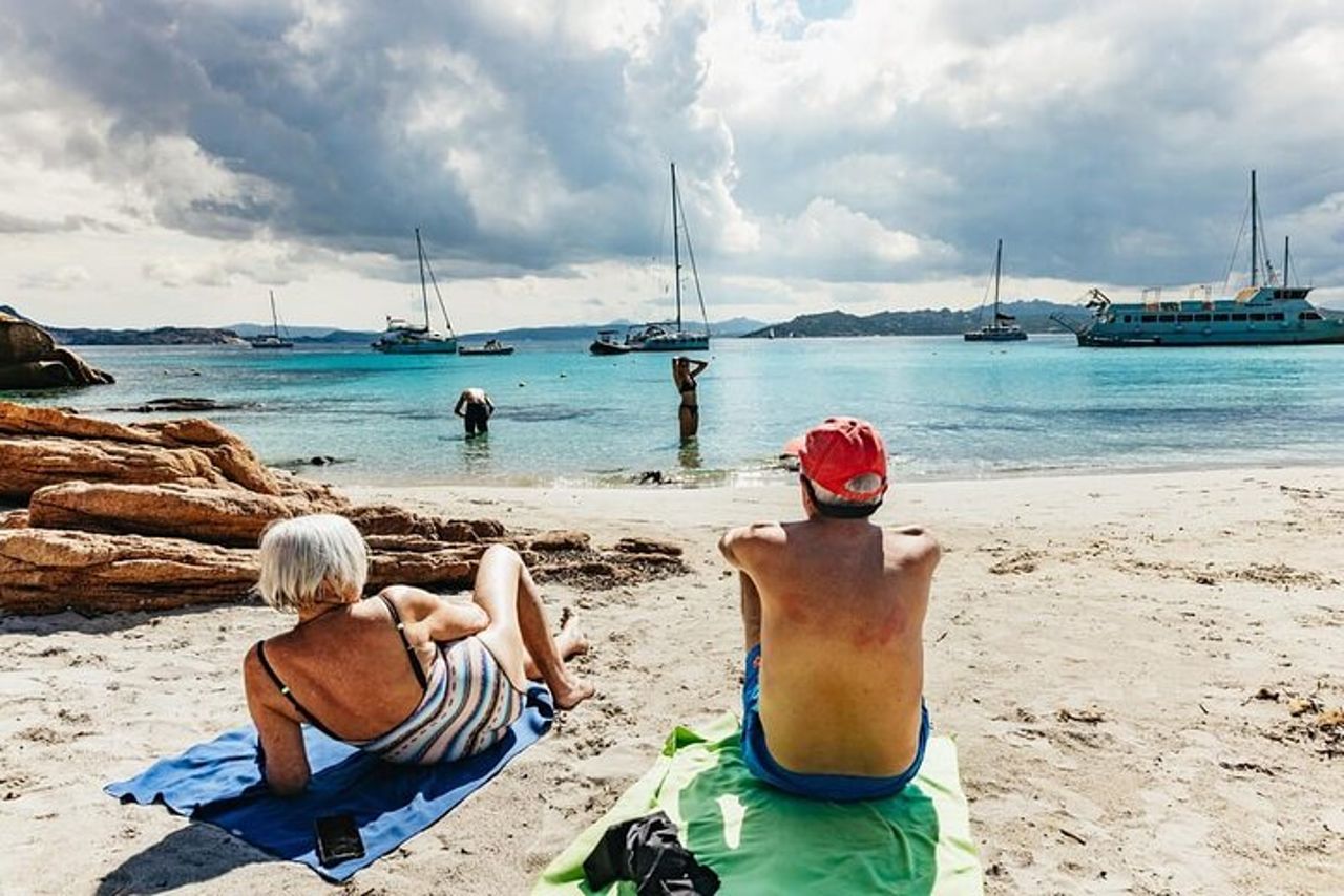 Palau o La Maddalena: Tour in gommone di 4 ore dell'arcipelago — 6