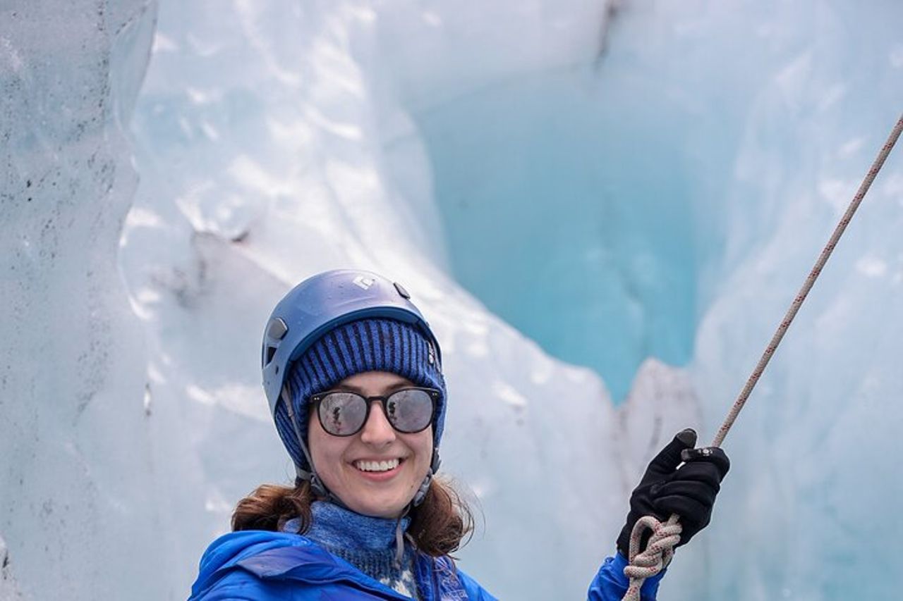 Arrampicata su ghiaccio privata sul Sólheimajökull con foto incluse — 7