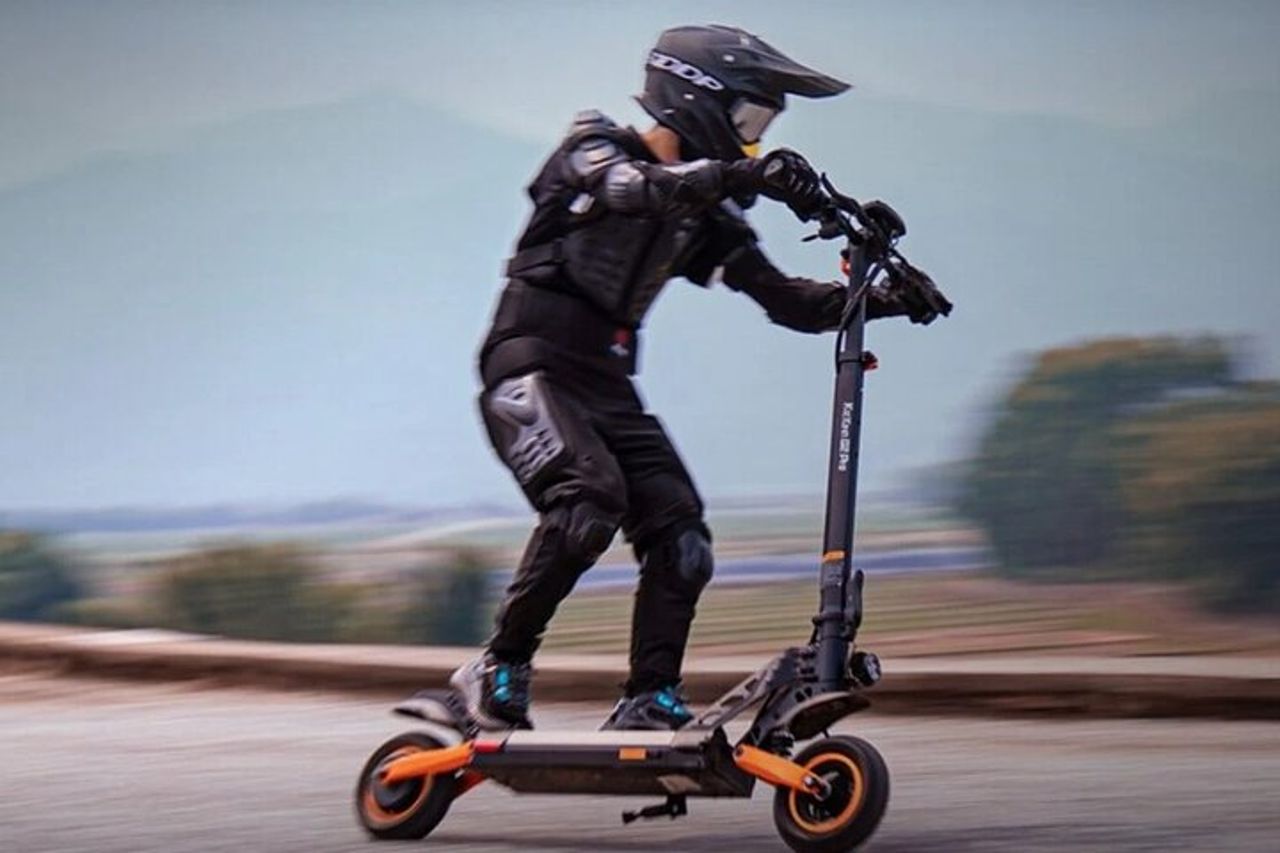Esplorare Zara in E-Scooter – Opzione di noleggio facile, veloce e divertente