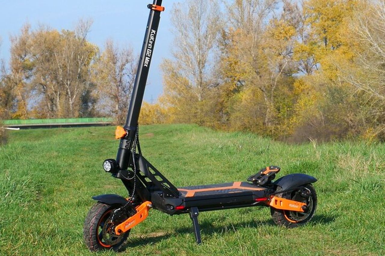 Esplorare Zara in E-Scooter – Opzione di noleggio facile, veloce e divertente — 3