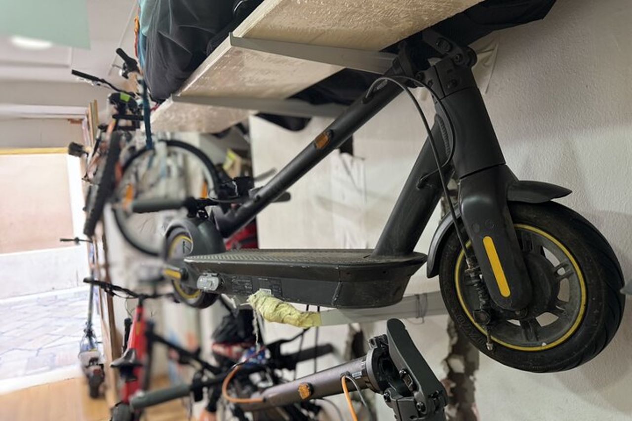 Esplorare Zara in E-Scooter – Opzione di noleggio facile, veloce e divertente — 5