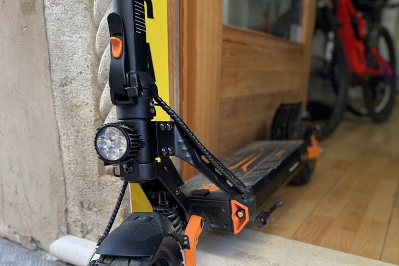 Esplorare Zara in E-Scooter – Opzione di noleggio facile, veloce e divertente — 7