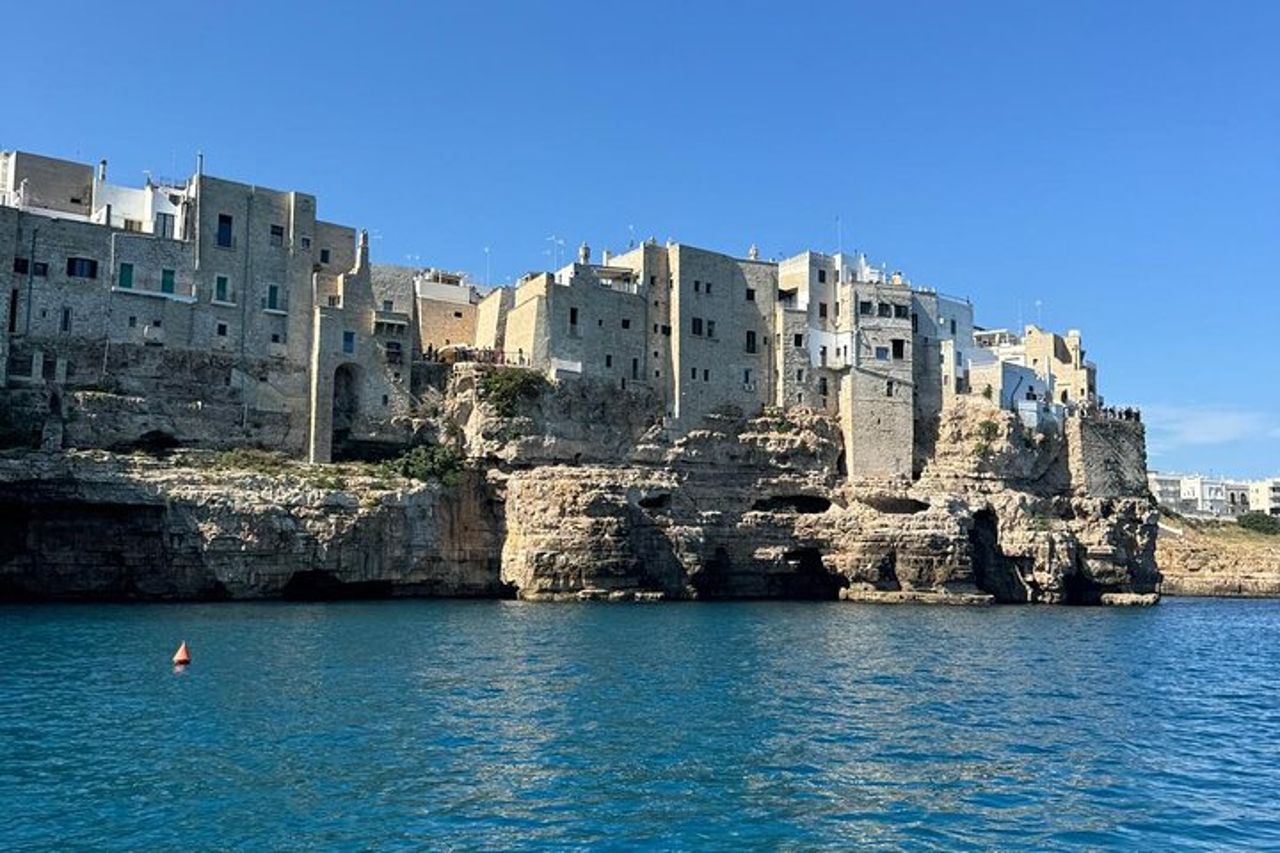 Tour in barca da Monopoli alle grotte di Polignano con aperitivo — 4